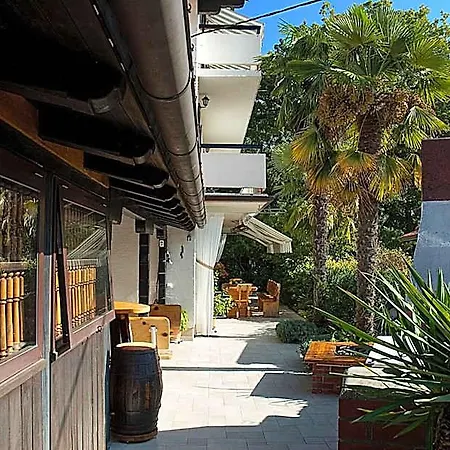 Paolija No 3 Novigrad Istria